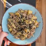 Soba testenine z jajčevci in misom